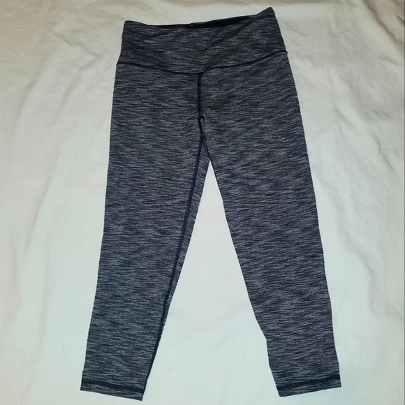 Victoria's Secret Sport Kockout leggings capri - Picture 1 of 5
